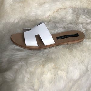 Steve Madden “Greece” White Sandal Slide
